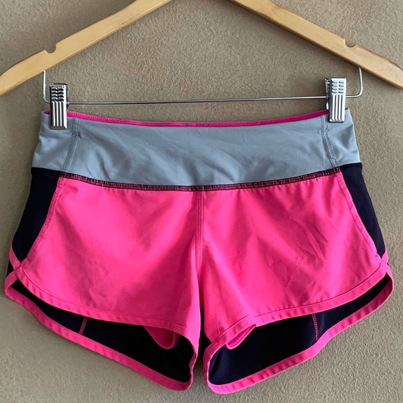 EUC✨Lululemon Speed Up Shorts - Picture 2 of 11